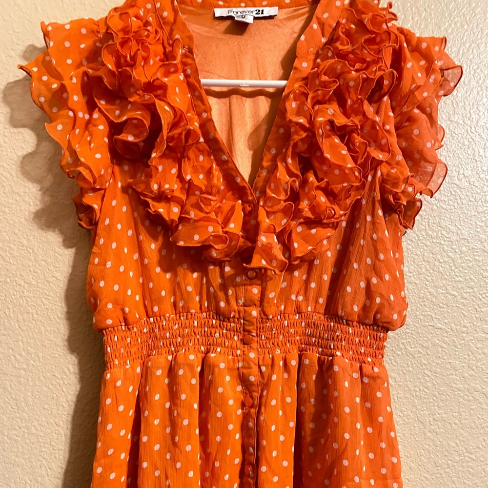 Flirty summer top!